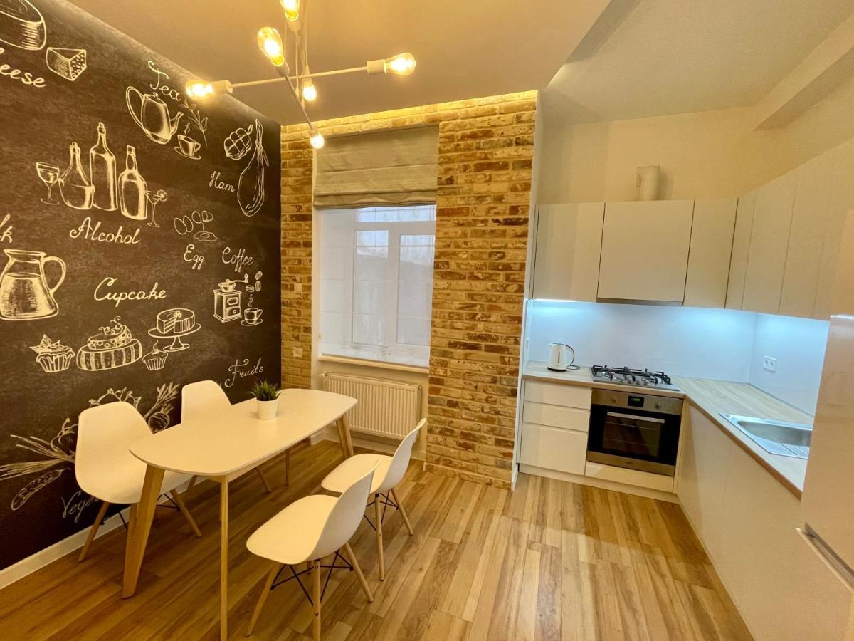 Apartment Centre Inn Чернивци Екстериор снимка