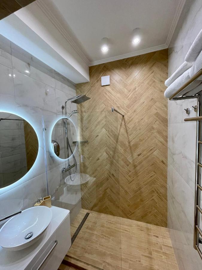 Apartment Centre Inn Чернивци Екстериор снимка